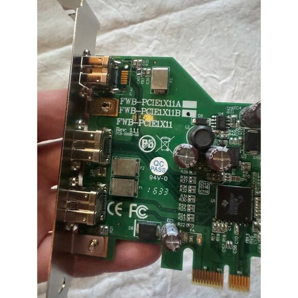 FWB-PCIE1X11B 3-port OHCI 1.2 Compliant IEEE 1394b to PCI Express x1 Host Card - Picture 3 of 7